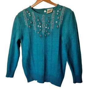 Size S/M – Vintage Handcrafted Angora Sweater with Embroidered Florals